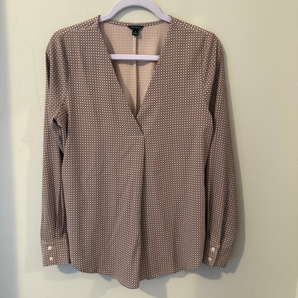 Ann Taylor Womens Small Blouse Long‎ Sleeve V Neck Pink Black Circle Print